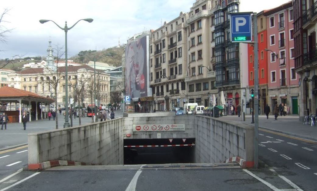 Parking Centauro Bilbao estación Abando Arenal
